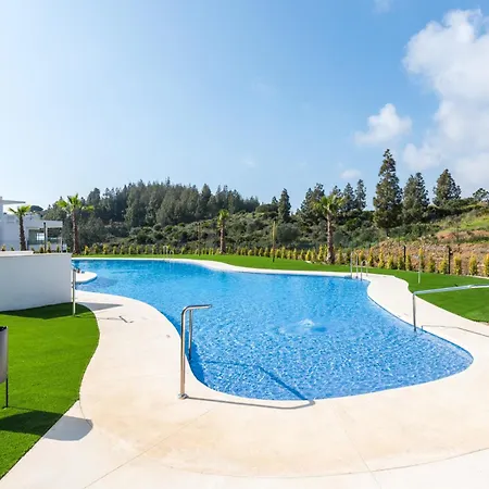 Aralia - 3-bedroom Coastal Luxury In Apartment *