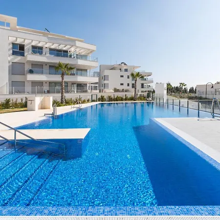 Aralia - 3-bedroom Coastal Luxury In Apartment *