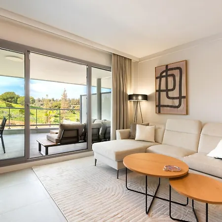 Aralia - 3-bedroom Coastal Luxury In Apartment *