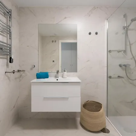 Apartment Aralia - 3-bedroom Coastal Luxury In *