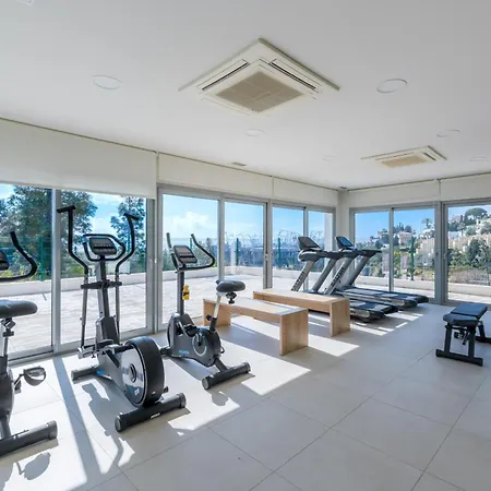 Aralia - 3-bedroom Coastal Luxury In Apartment