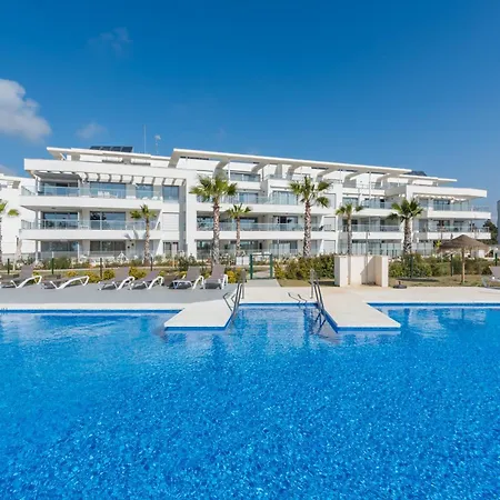 Aralia - 3-bedroom Coastal Luxury In Apartment *